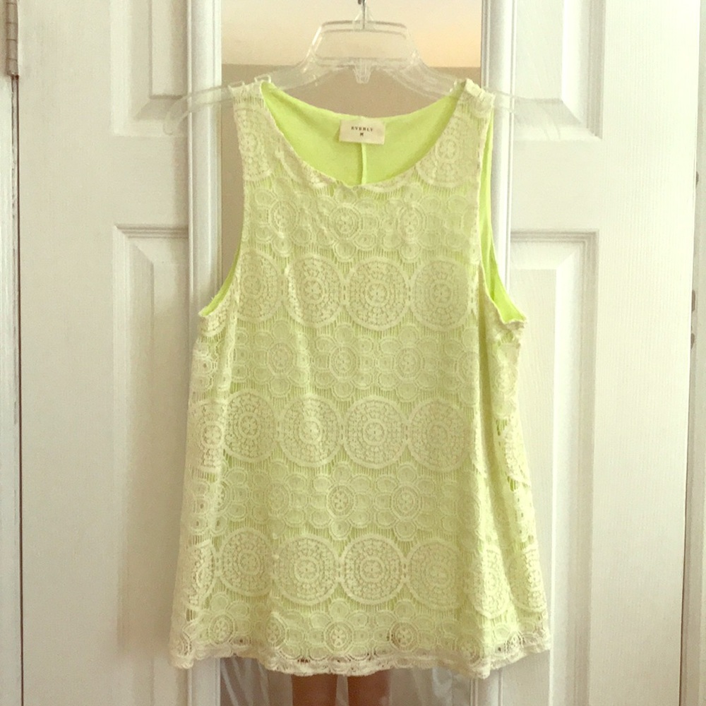 2/$20 Everly Lime Lace Tank Size Small